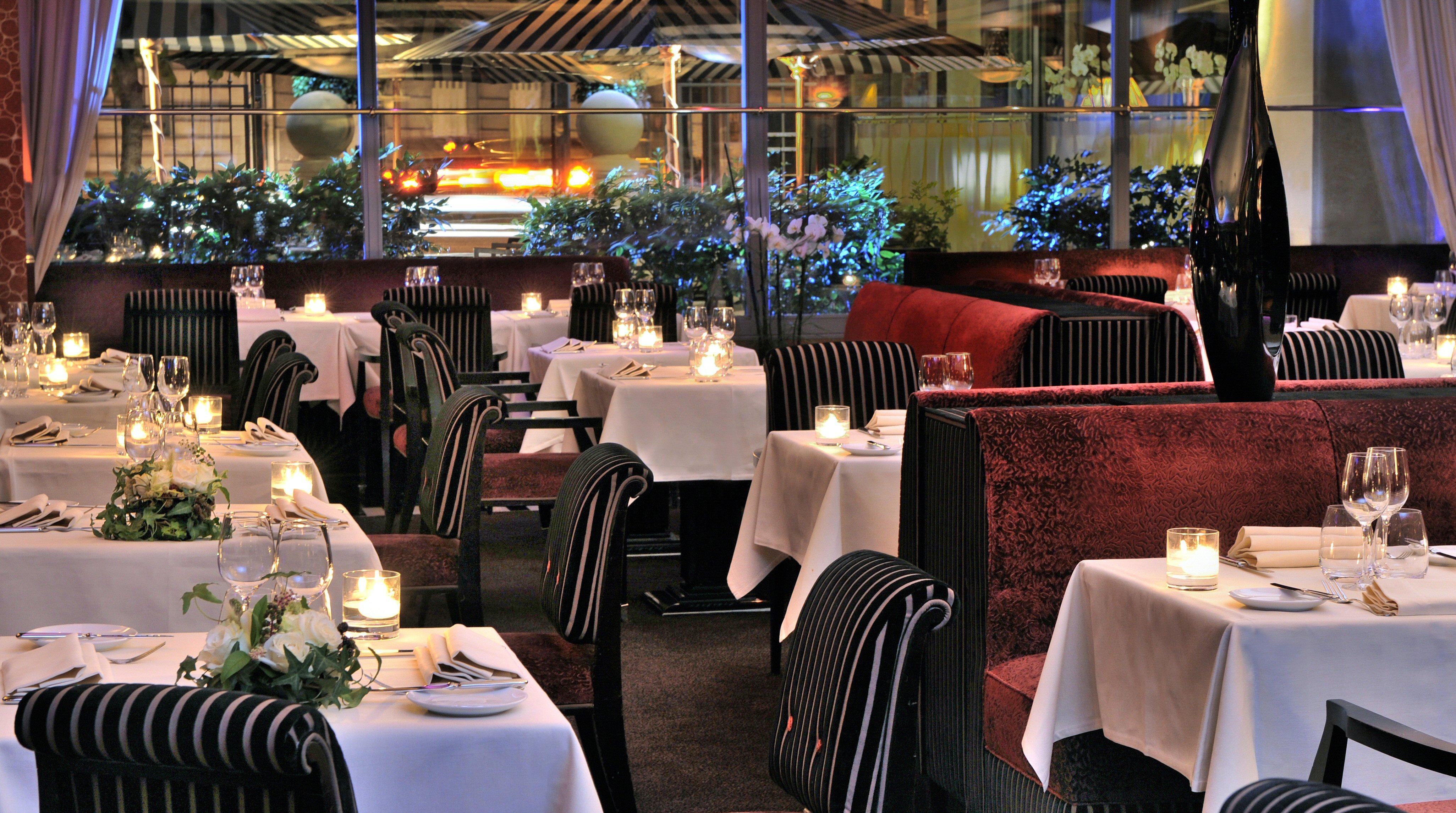 โฮเทล ดู กอลเลคชั่นเนอ อาร์ก เดอ ทริยมฟ์ Hotel ปารีส ร้านอาหาร รูปภาพ Interior of the restaurant