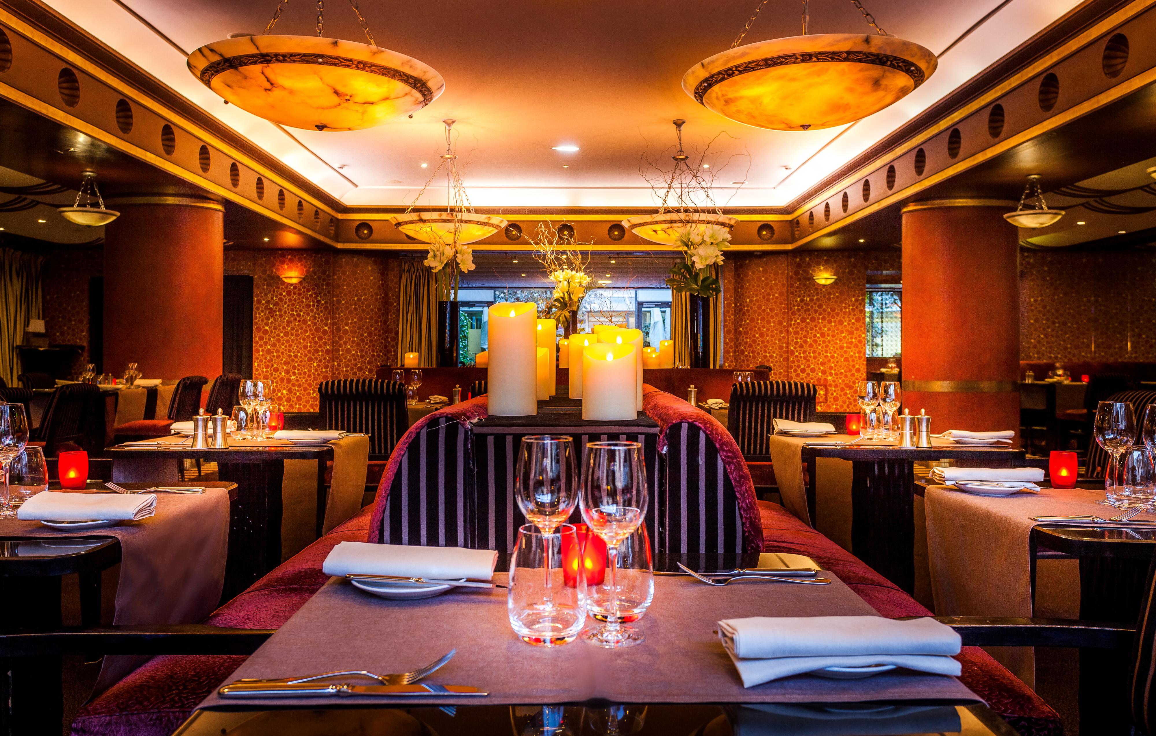 โฮเทล ดู กอลเลคชั่นเนอ อาร์ก เดอ ทริยมฟ์ Hotel ปารีส ภายนอก รูปภาพ The interior of the restaurant