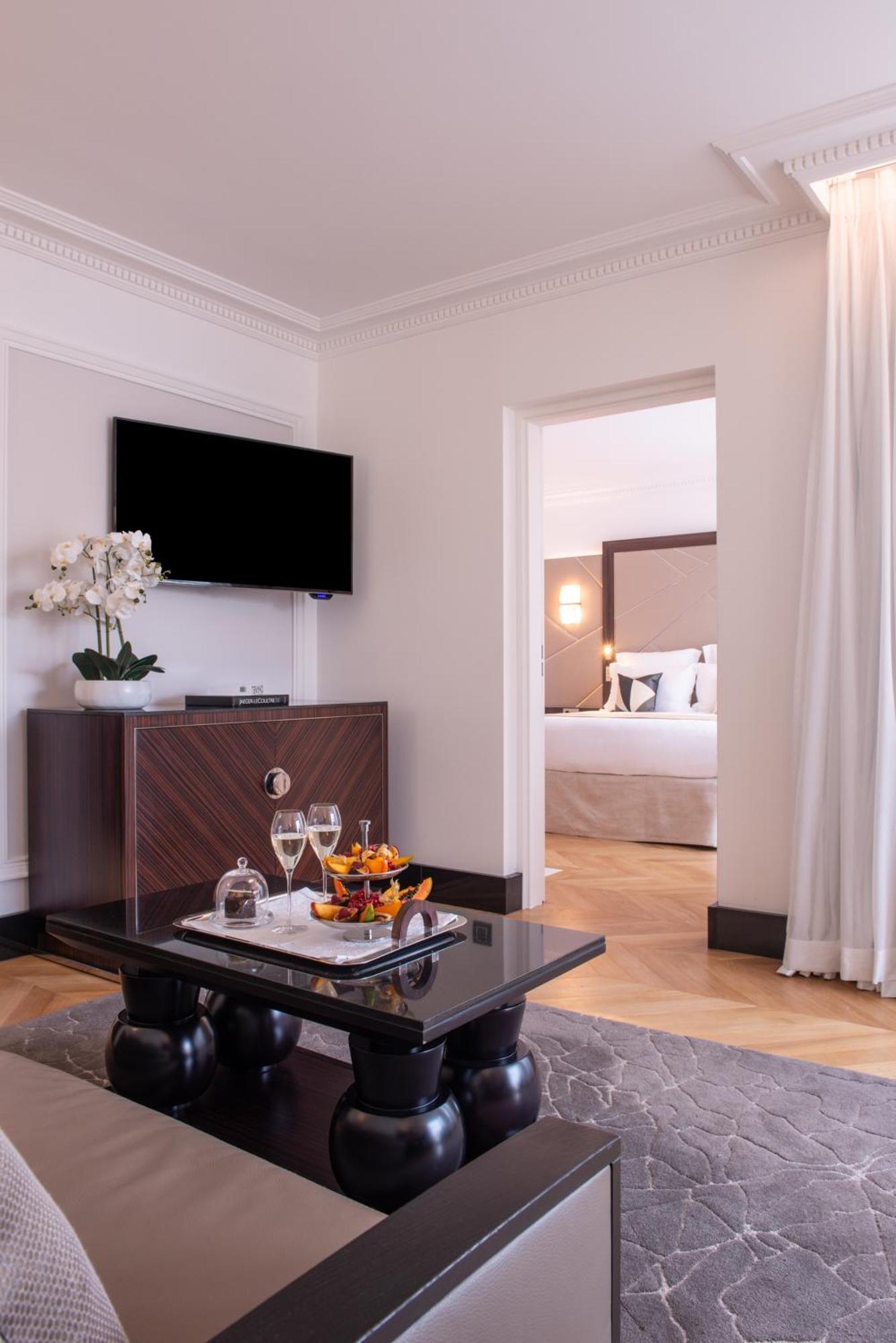 โฮเทล ดู กอลเลคชั่นเนอ อาร์ก เดอ ทริยมฟ์ Hotel ปารีส ภายนอก รูปภาพ Suite