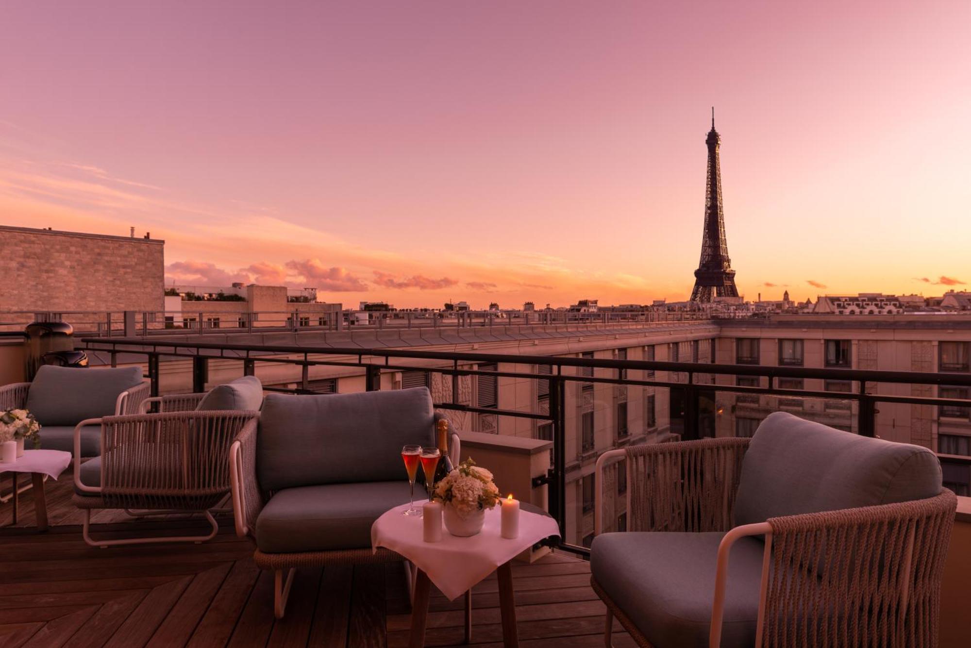 โฮเทล ดู กอลเลคชั่นเนอ อาร์ก เดอ ทริยมฟ์ Hotel ปารีส ภายนอก รูปภาพ View from the rooftop